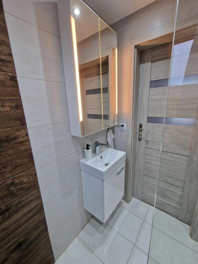 R&J Guesthouse Apartment Grindavík Esterno foto